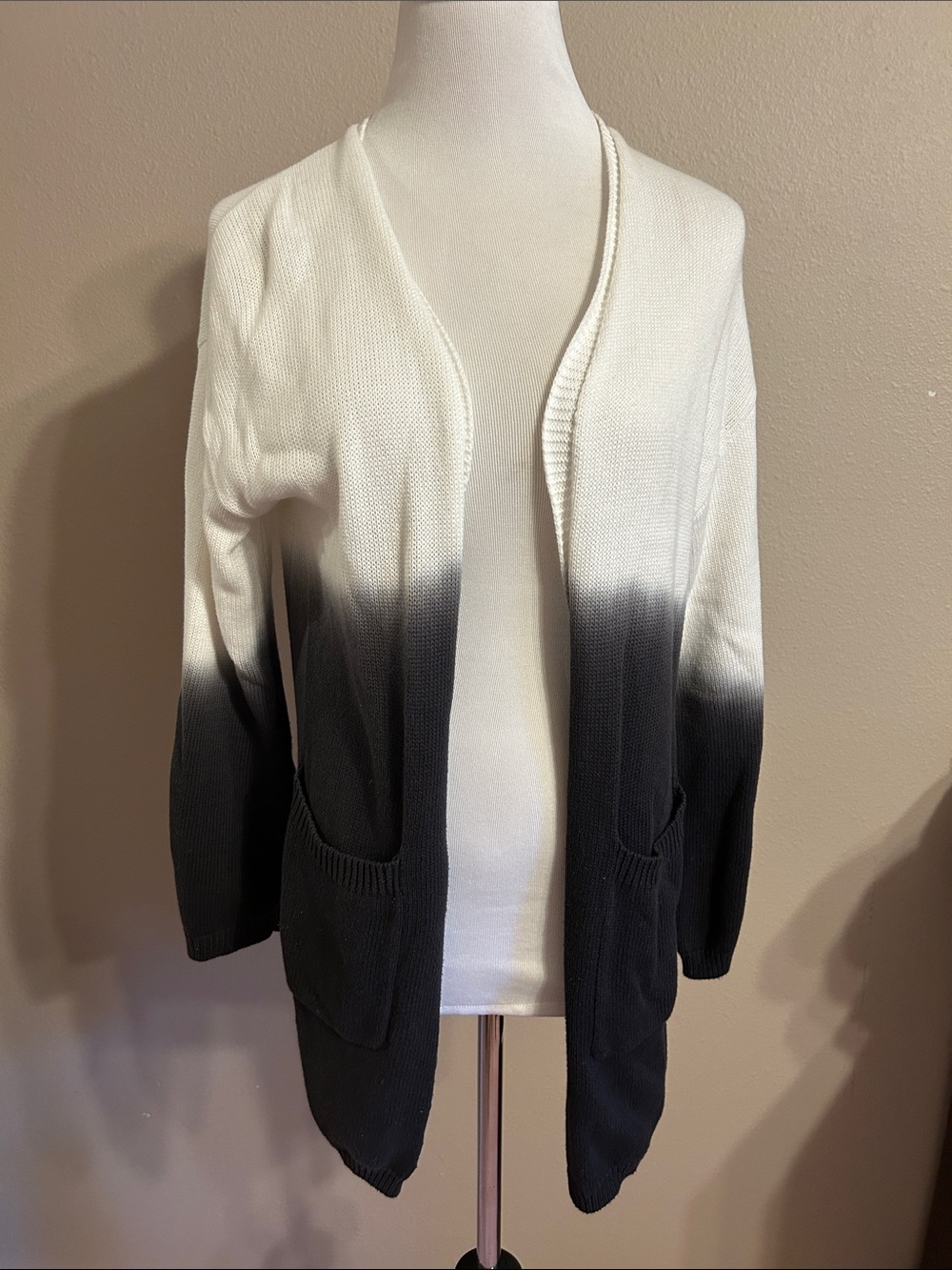 Listicle White to Black Ombre Open-Front Cardigan